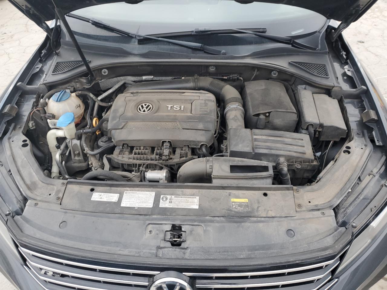 2017 Volkswagen Passat - Image 11