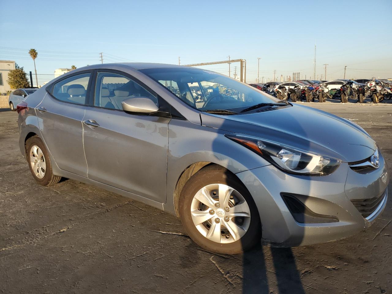 VIN 5NPDH4AE0GH735893 2016 HYUNDAI ELANTRA no.4