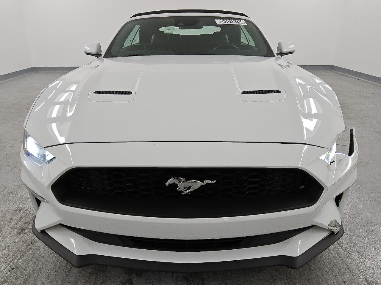 2022 Ford Mustang - Image 5