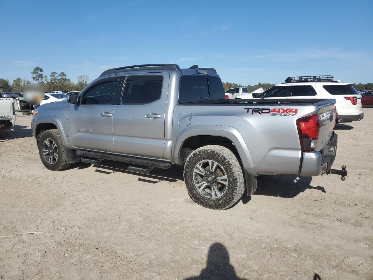 VIN 5TFCZ5AN6JX151136 2018 TOYOTA TACOMA no.2