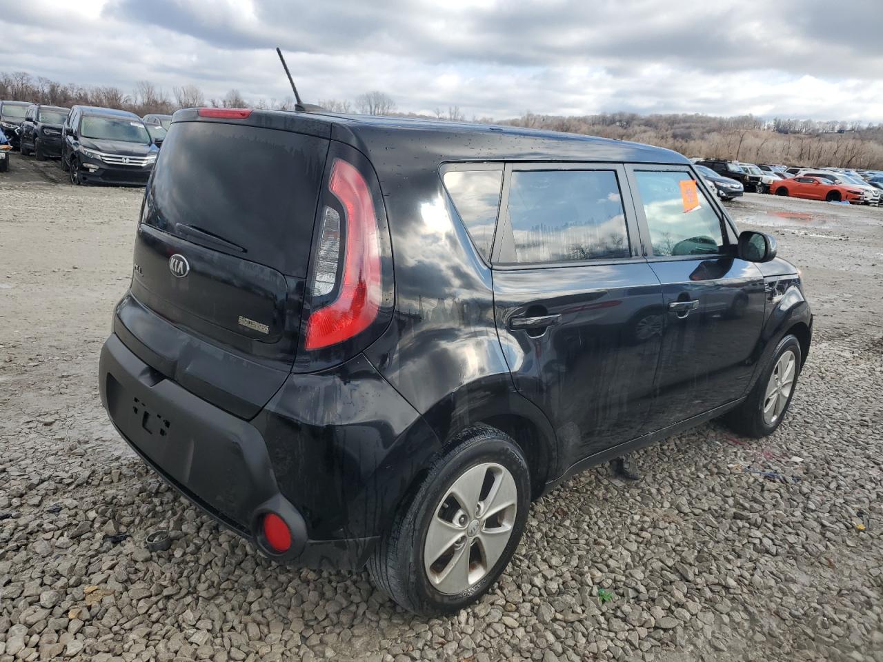 VIN KNDJN2A29E7084240 2014 KIA SOUL no.3