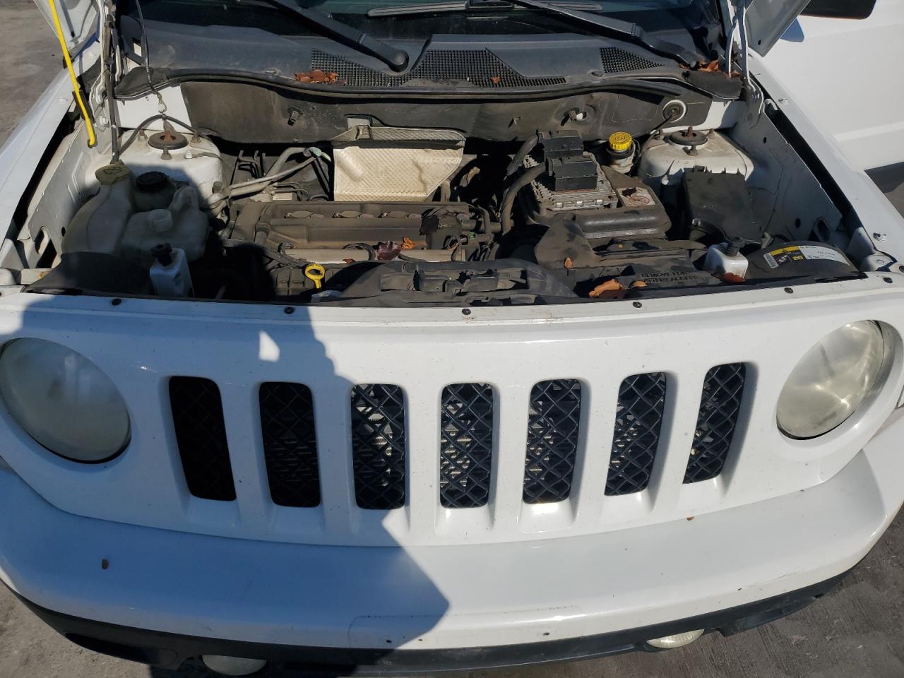 2014 Jeep Liberty (Patriot) - Image 12