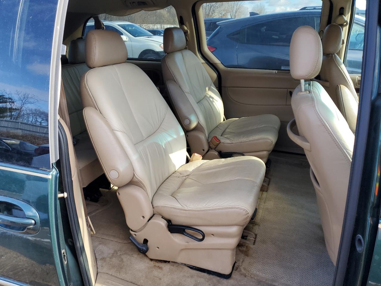 1996 Chrysler Town & Country Lxi VIN: 1C4GP64L3TB133104 Lot: 82596734