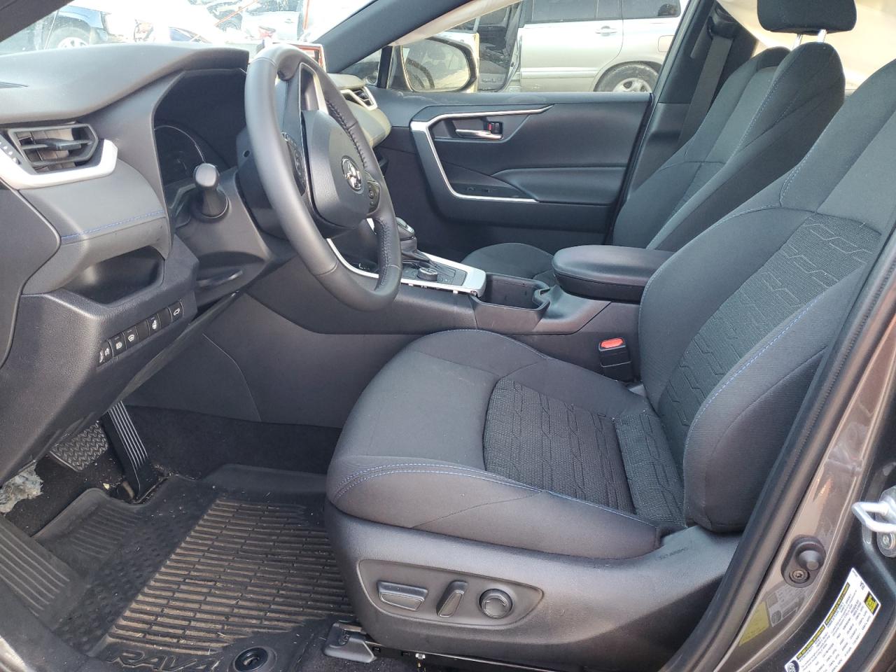 2024 Toyota RAV 4 - Image 7