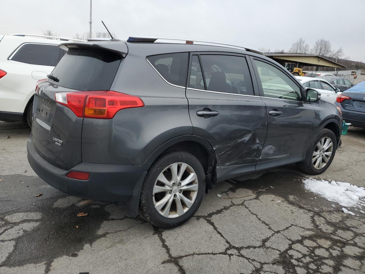 VIN JTMDFREV5ED070358 2014 TOYOTA RAV4 no.3