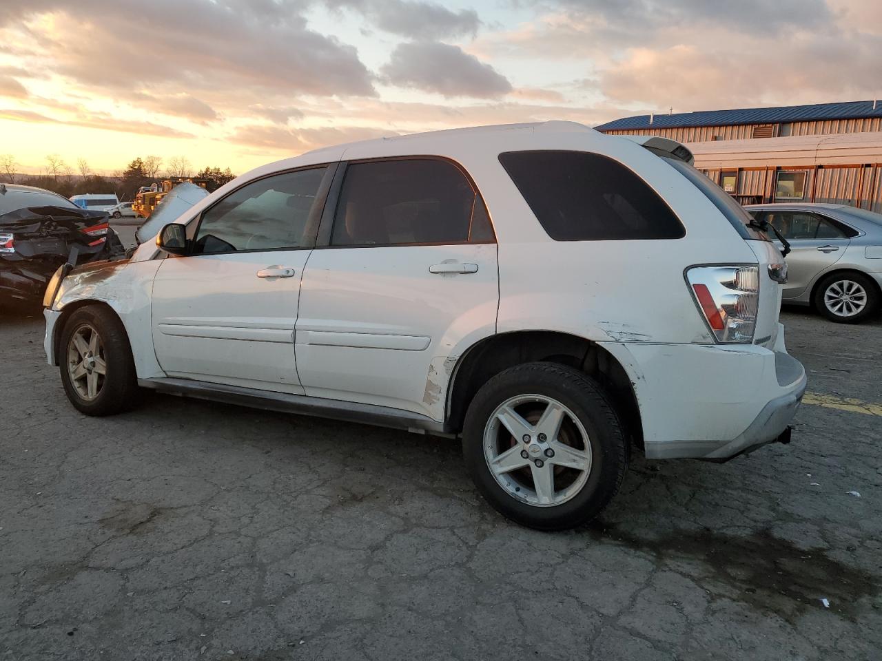 2005 Chevrolet Equinox - Image 2