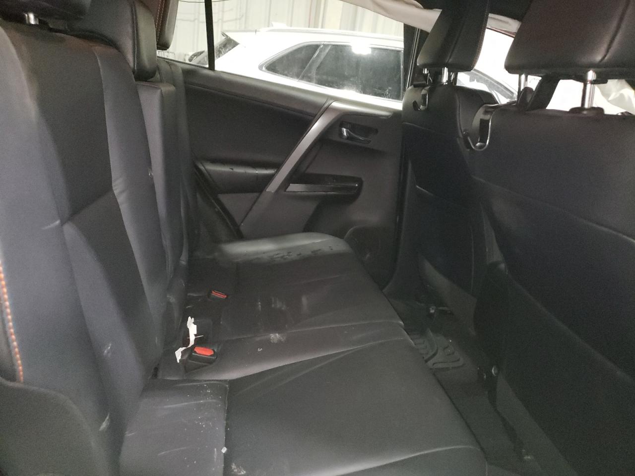 2017 Toyota RAV 4 - Image 11