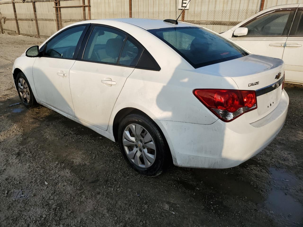 VIN 1G1PC5SG1G7208203 2016 CHEVROLET CRUZE no.2