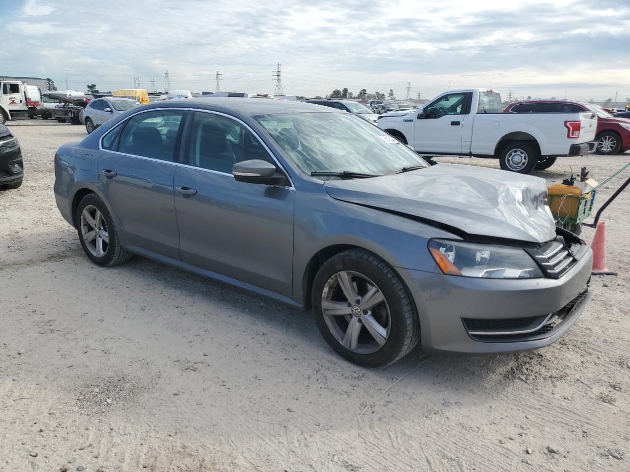 VIN 1VWBP7A30DC035726 2013 VOLKSWAGEN PASSAT no.4