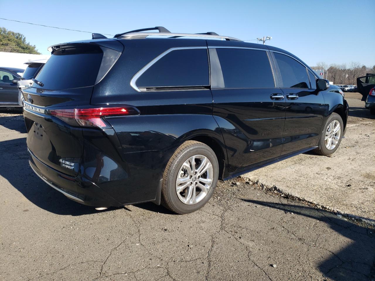 VIN 5TDESKFC7PS106952 2023 TOYOTA SIENNA no.3