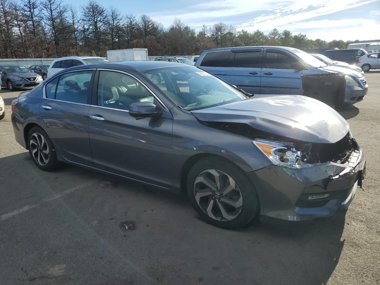 VIN 1HGCR2F87HA196067 2017 HONDA ACCORD no.4