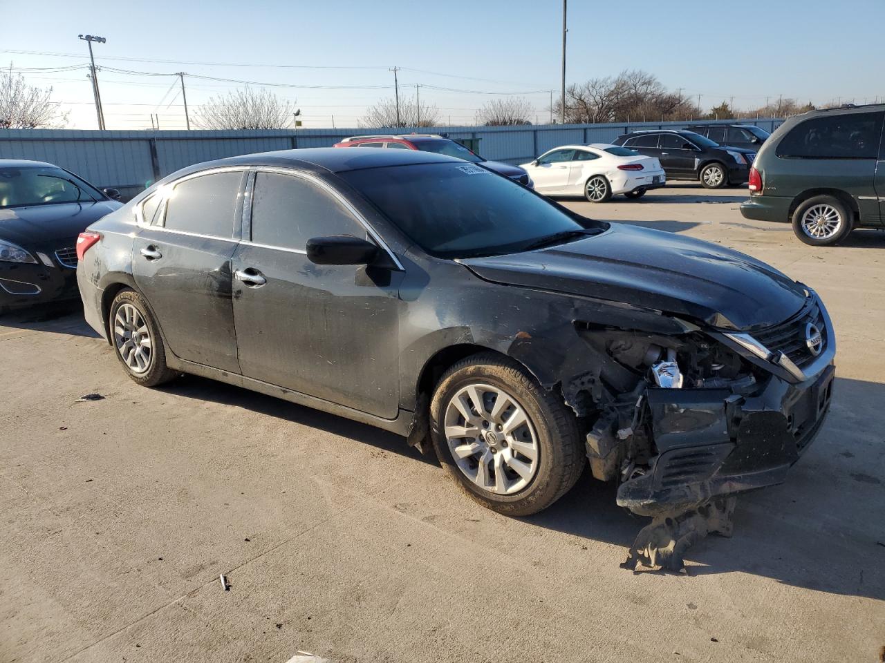 2017 Nissan Altima - Image 4