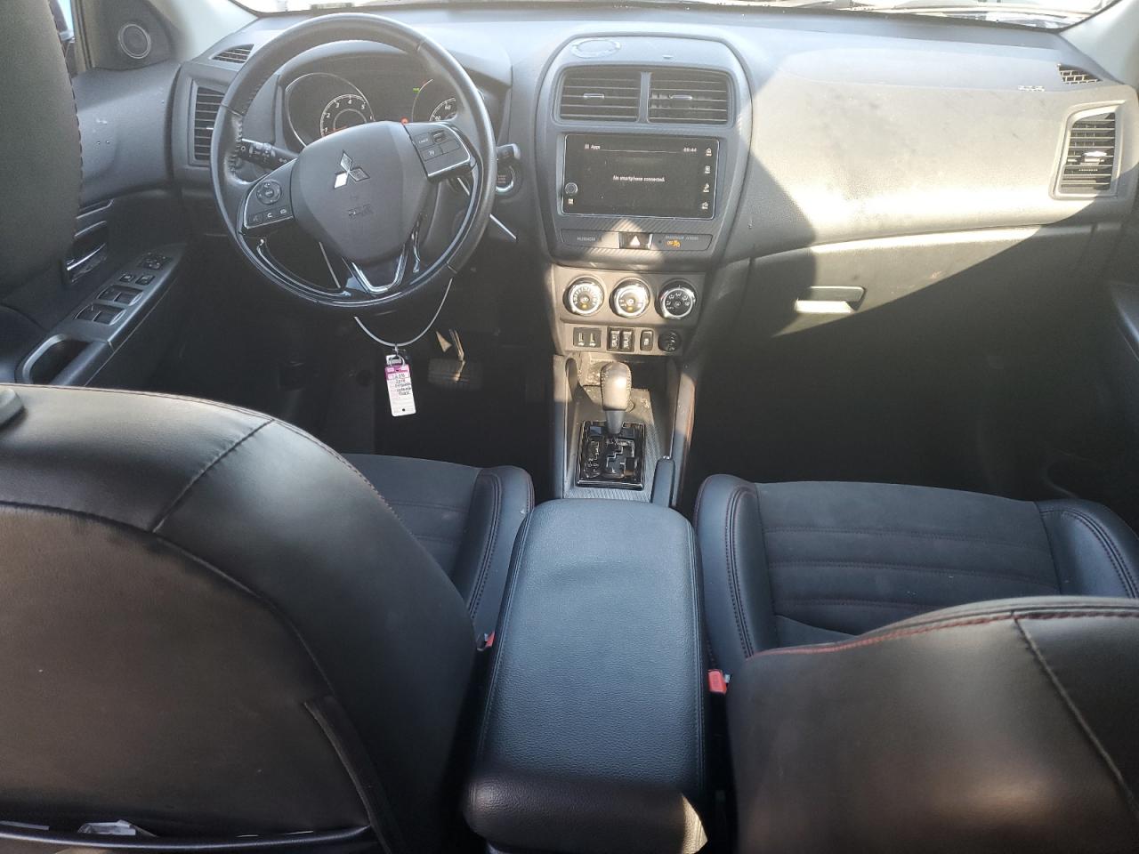 2018 Mitsubishi Outlander - Image 8