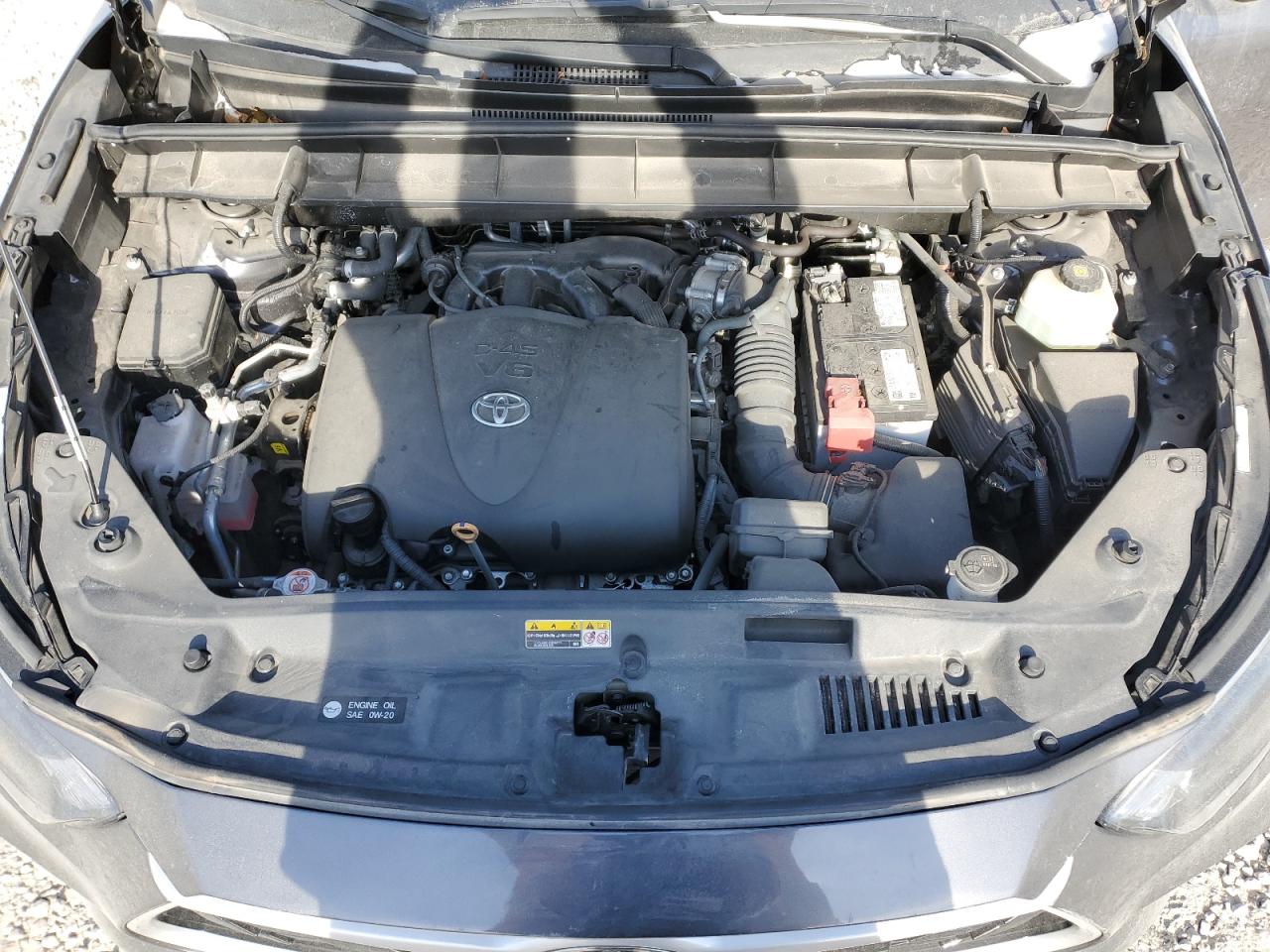2022 Toyota Highlander - Image 12