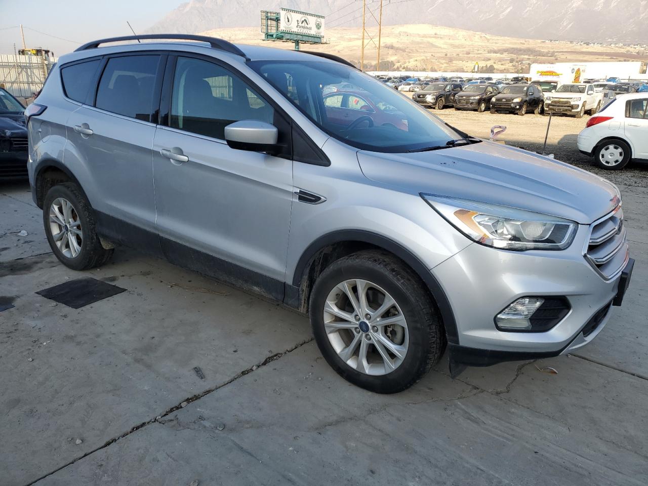 VIN 1FMCU9HD7JUD04963 2018 FORD ESCAPE no.4