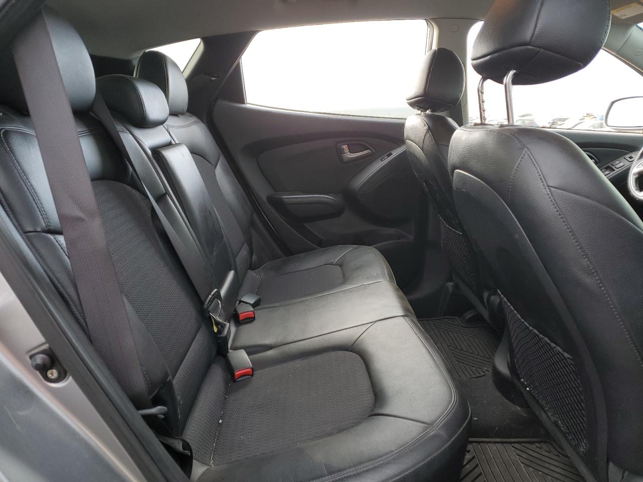 2011 Hyundai Tucson - Image 11