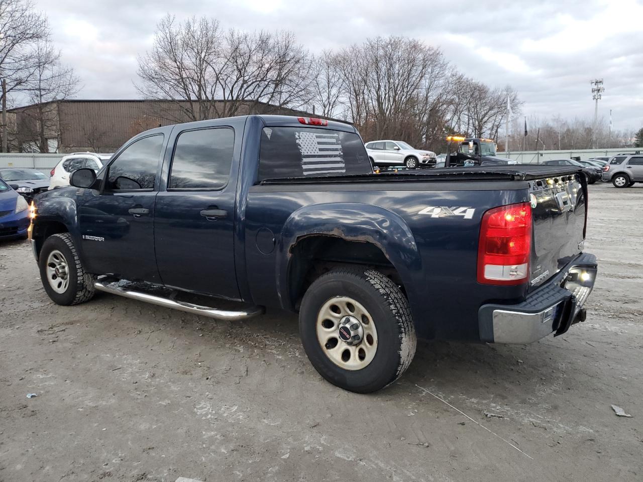 2009 GMC Sierra - Image 2
