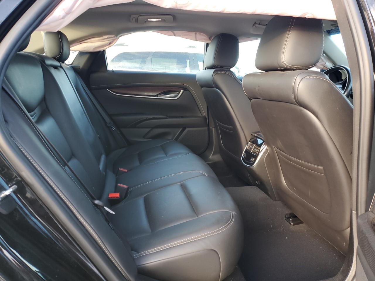 2019 Cadillac XTS - Image 10