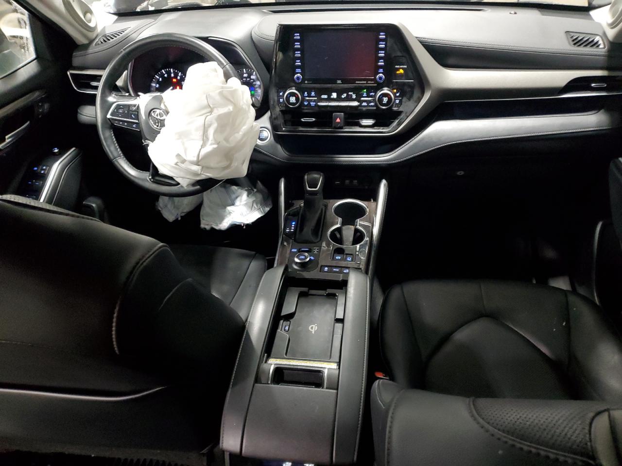 2021 Toyota Highlander - Image 8
