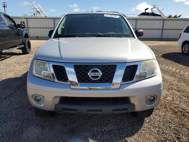  NISSAN FRONTIER 2016 Srebrny