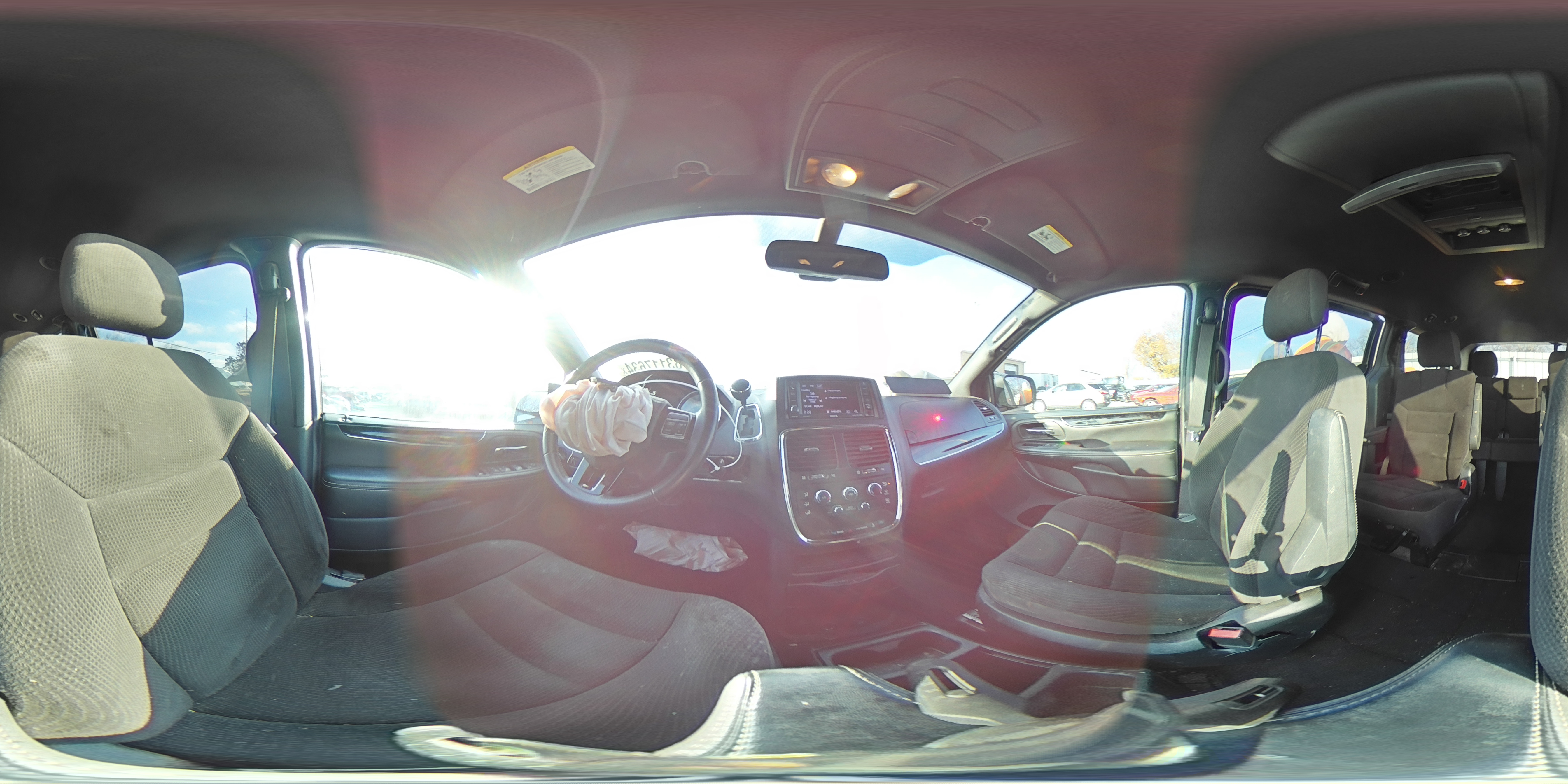 2019 Dodge Caravan - Image 13
