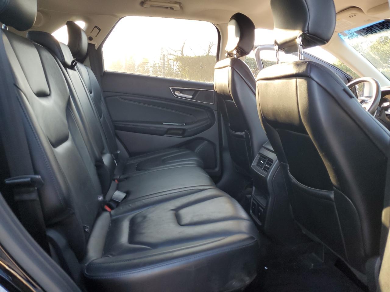 2017 Ford Edge - Image 12