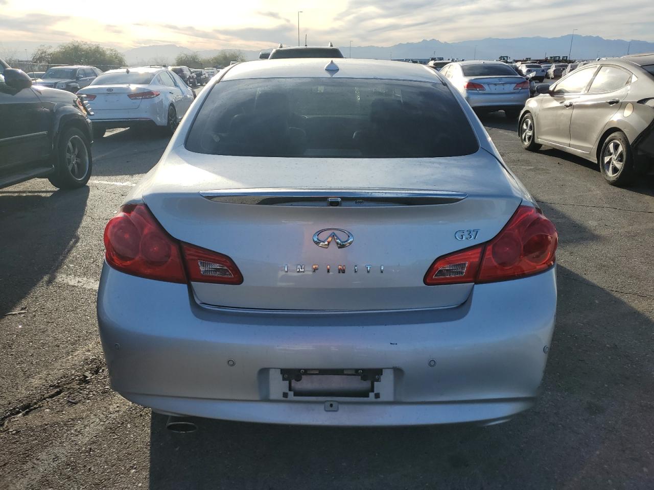 2010 Infiniti G - Image 6