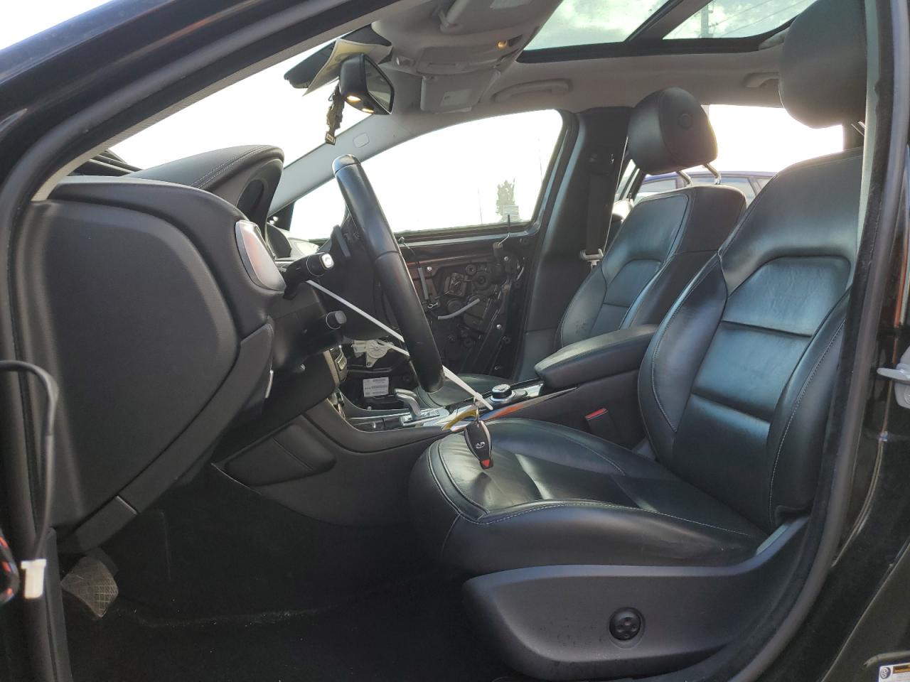 2018 Infiniti QX30 - Image 7