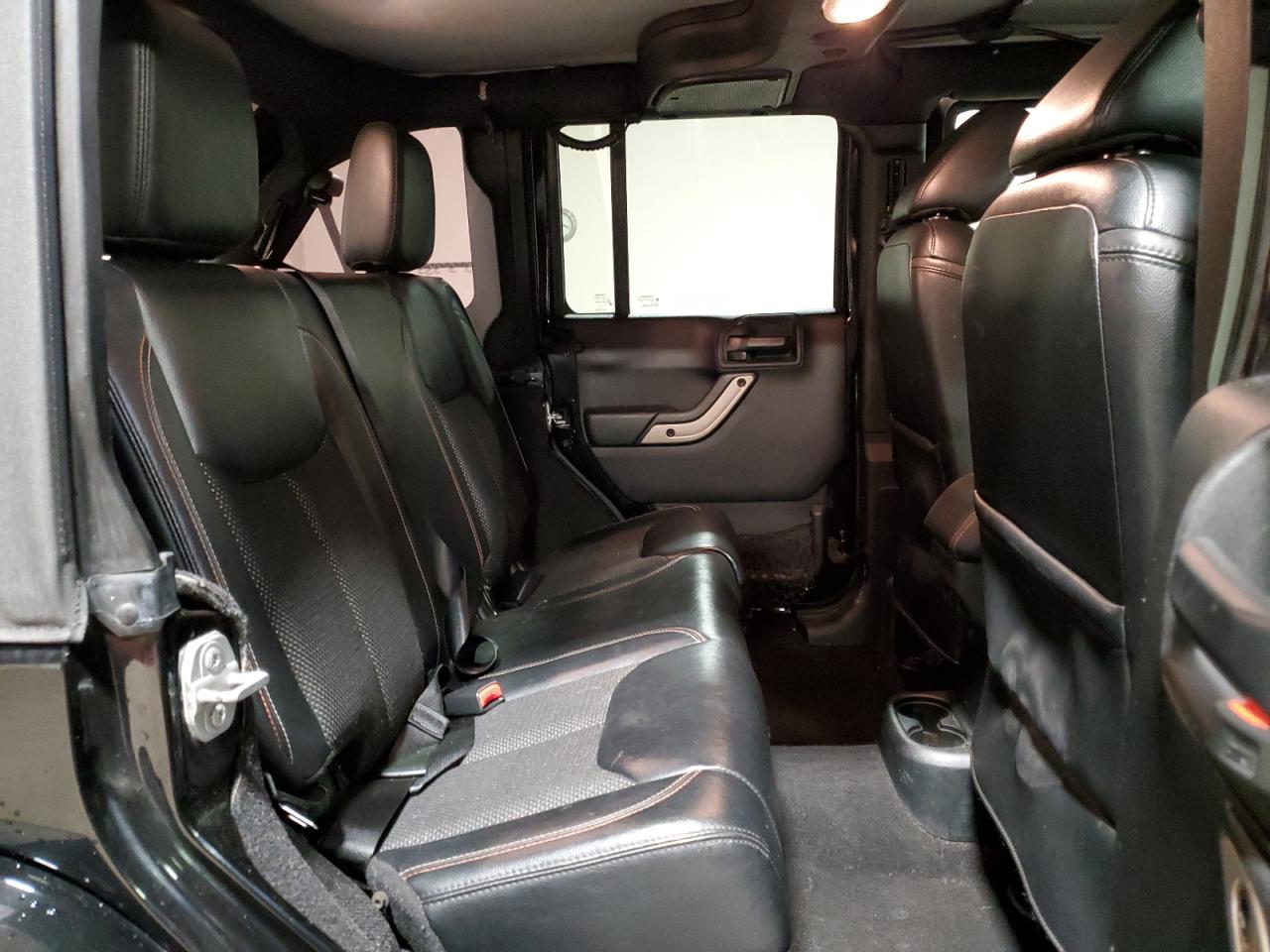 2017 Jeep Wrangler - Image 10