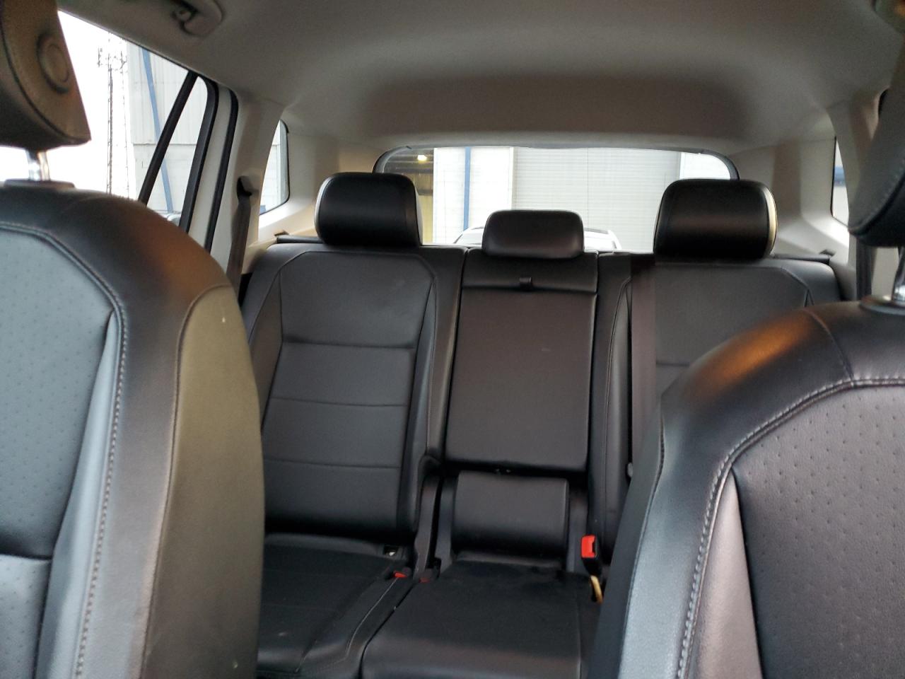 2018 Volkswagen Tiguan - Image 10