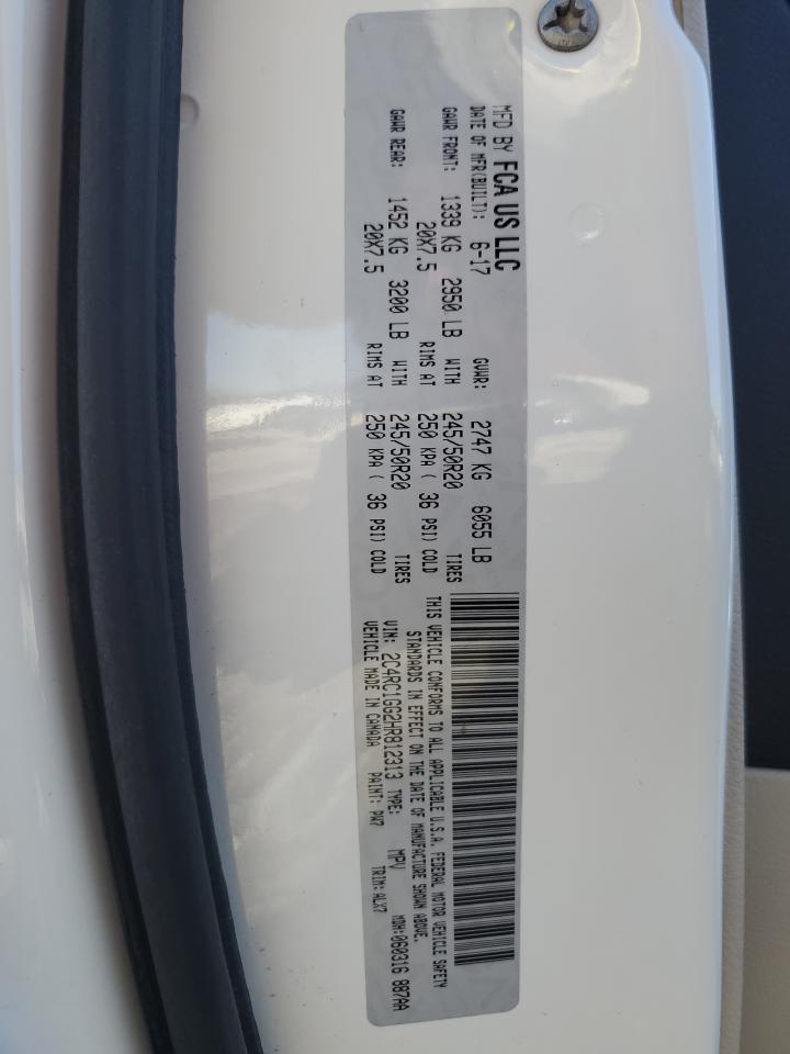 2017 Chrysler Pacifica - Image 14