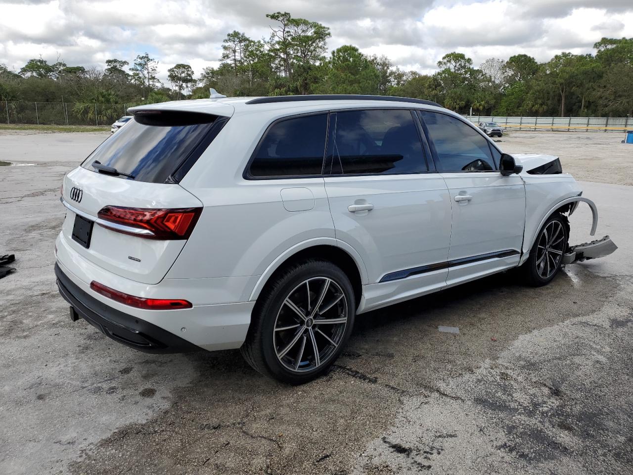 VIN WA1LXBF7XMD022461 2021 AUDI Q7 no.3