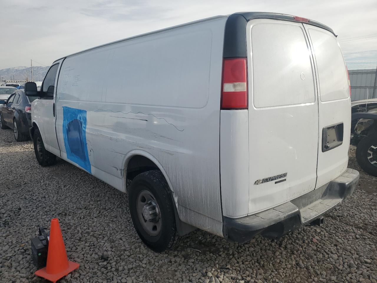 VIN 1GCWGGCF3F1165087 2015 CHEVROLET EXPRESS no.2