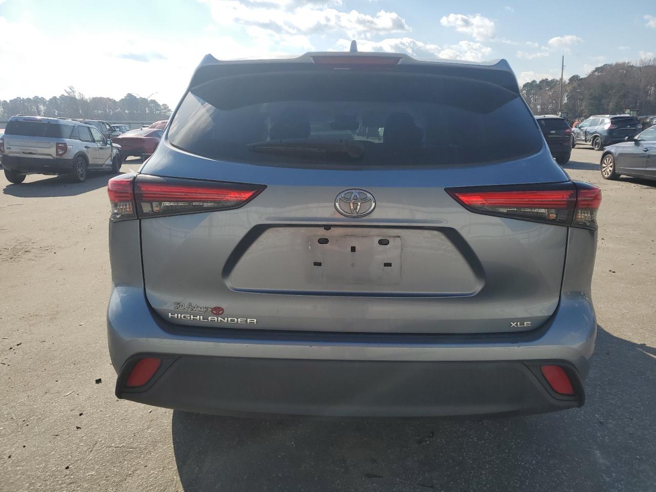 2021 Toyota Highlander - Image 6