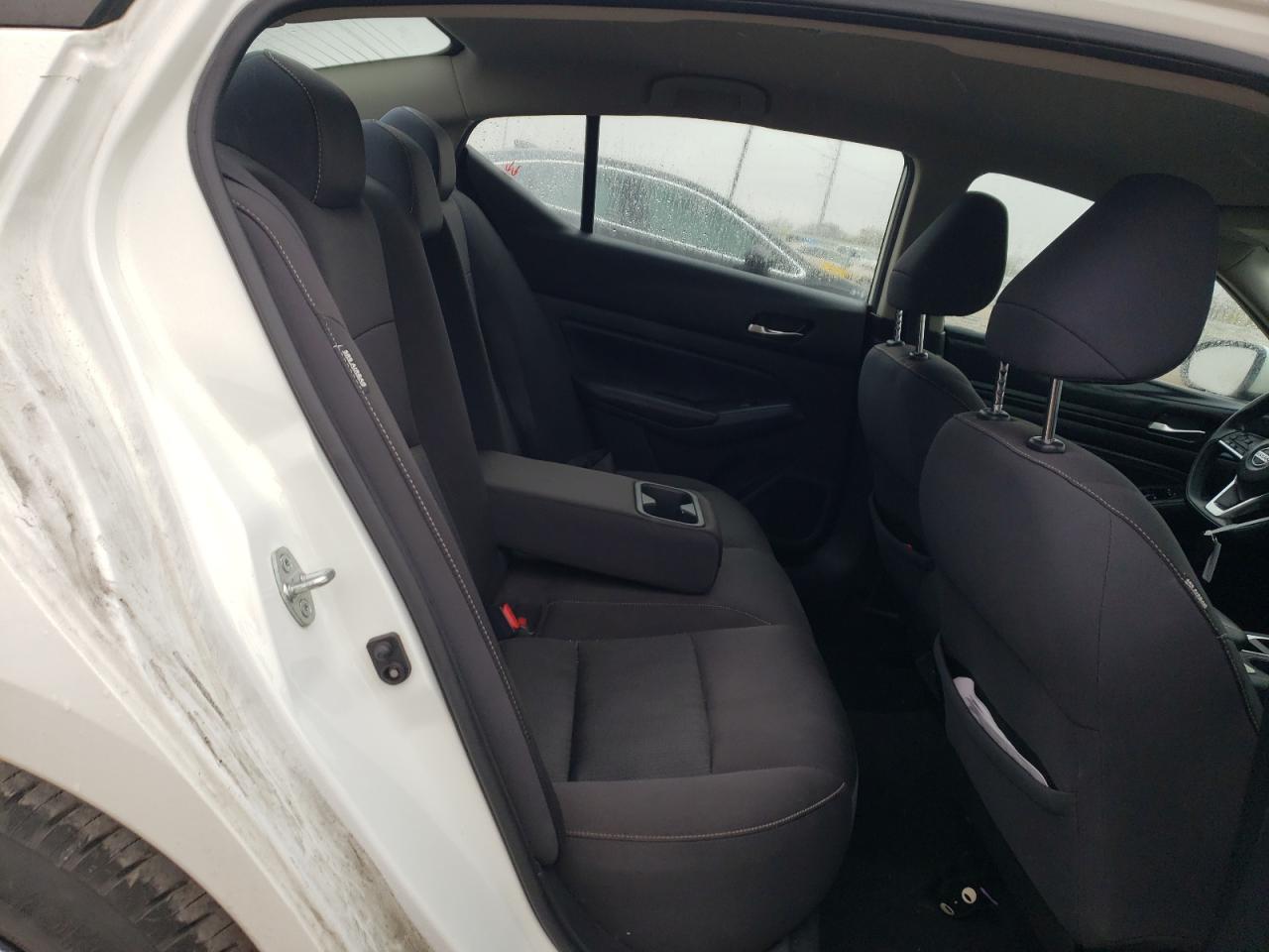 2020 Nissan Altima - Image 10