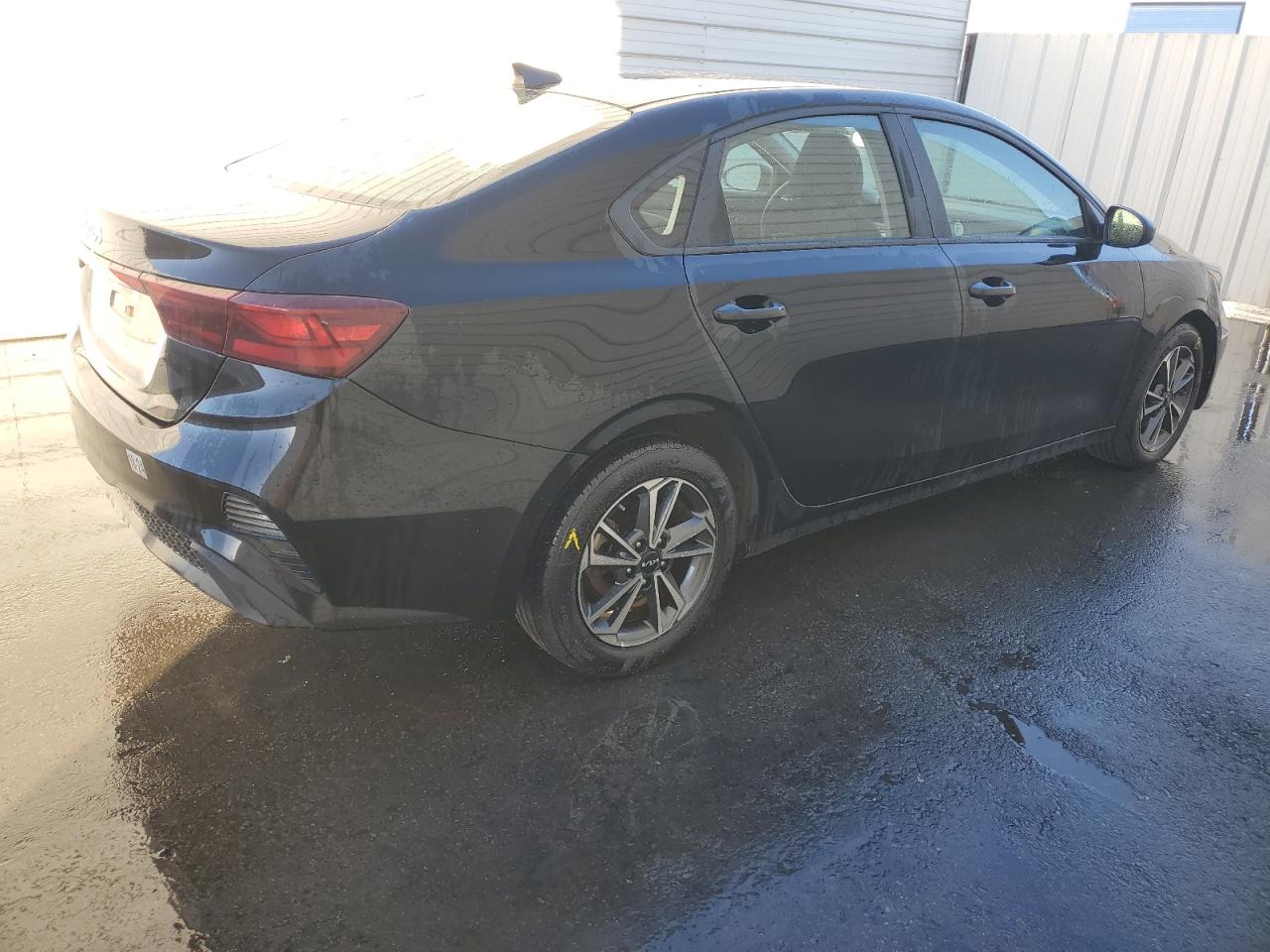 2023 Kia Forte - Image 3