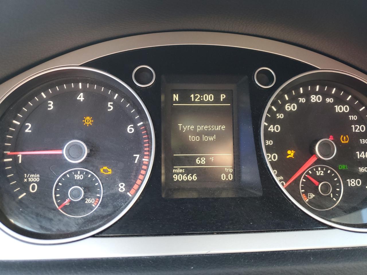 2010 Volkswagen Passat CC - Image 9
