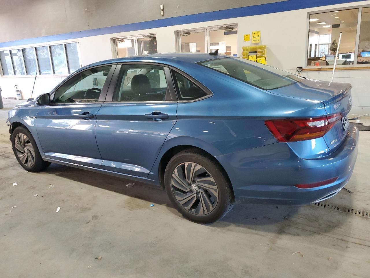 2019 Volkswagen Jetta - Image 2