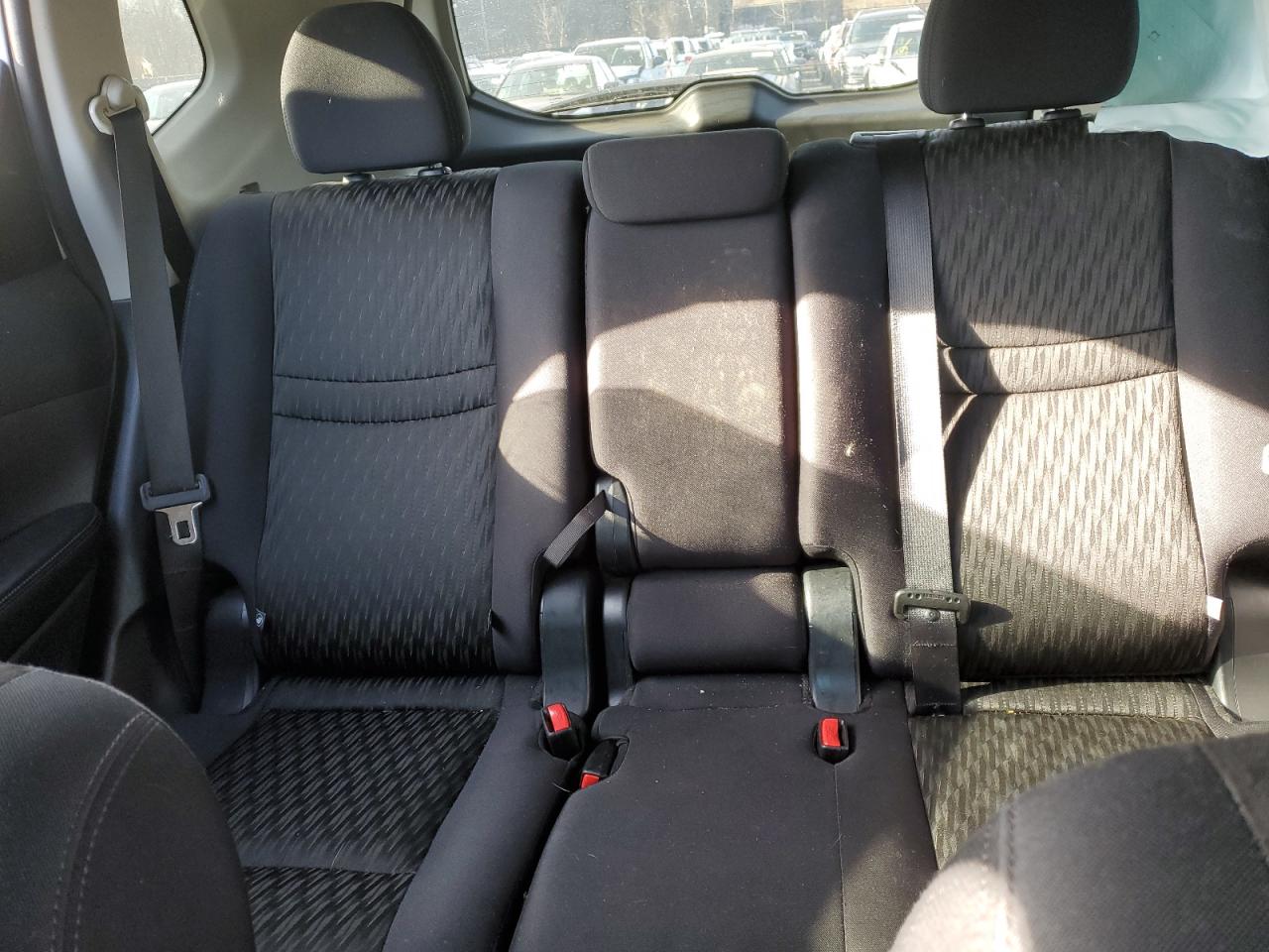 2017 Nissan Rogue - Image 10