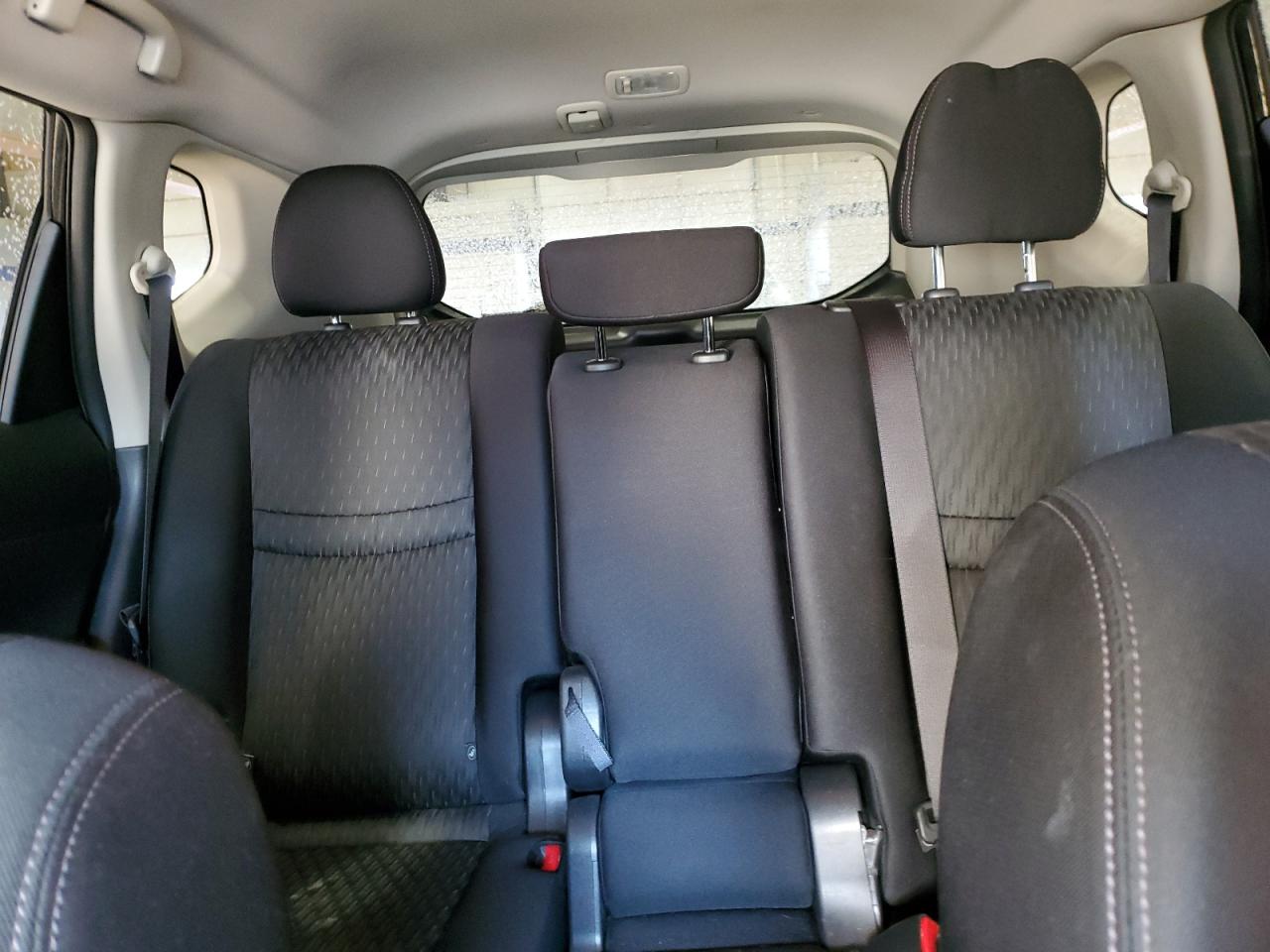 2018 Nissan Rogue - Image 10