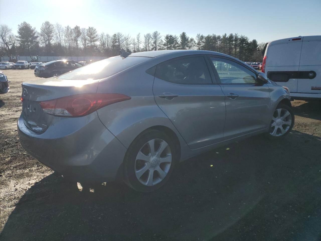 2013 Hyundai Elantra - Image 3