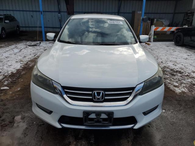 Седаны HONDA ACCORD 2015 Белы