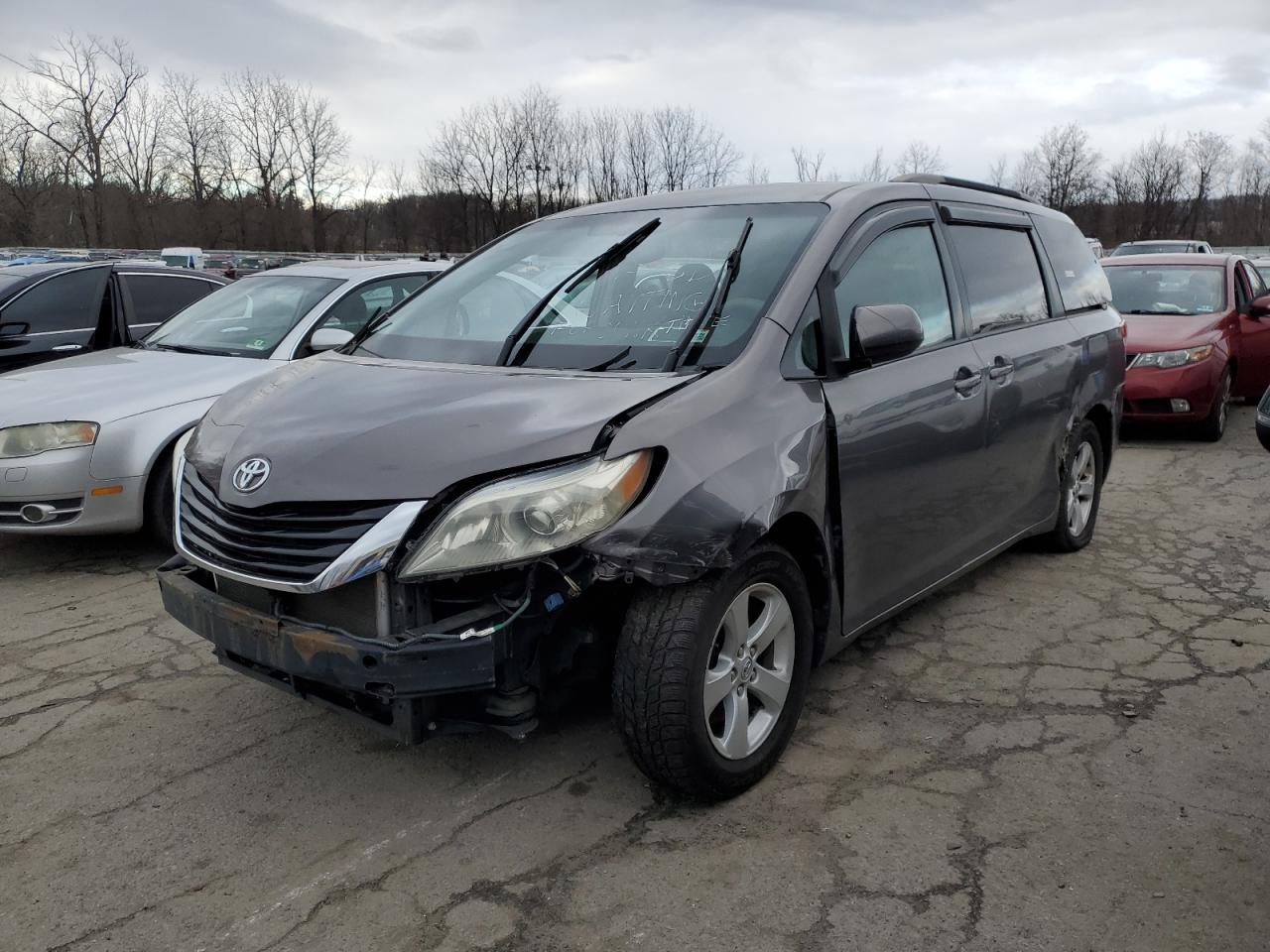 2014 Toyota Sienna Le for Sale in Marlboro, NY - All Over