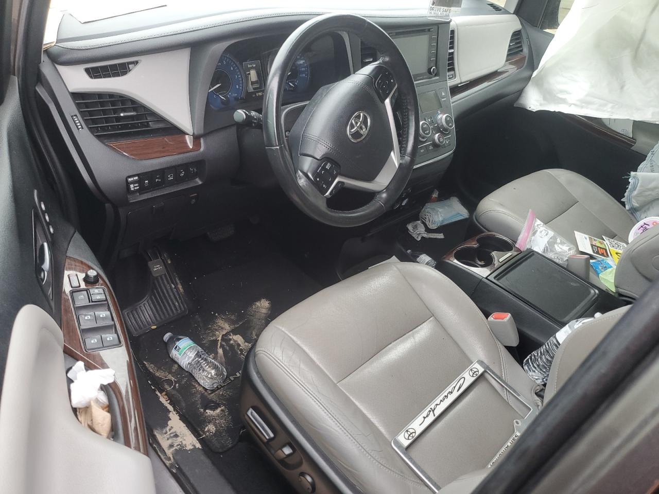 2019 Toyota Sienna - Image 8