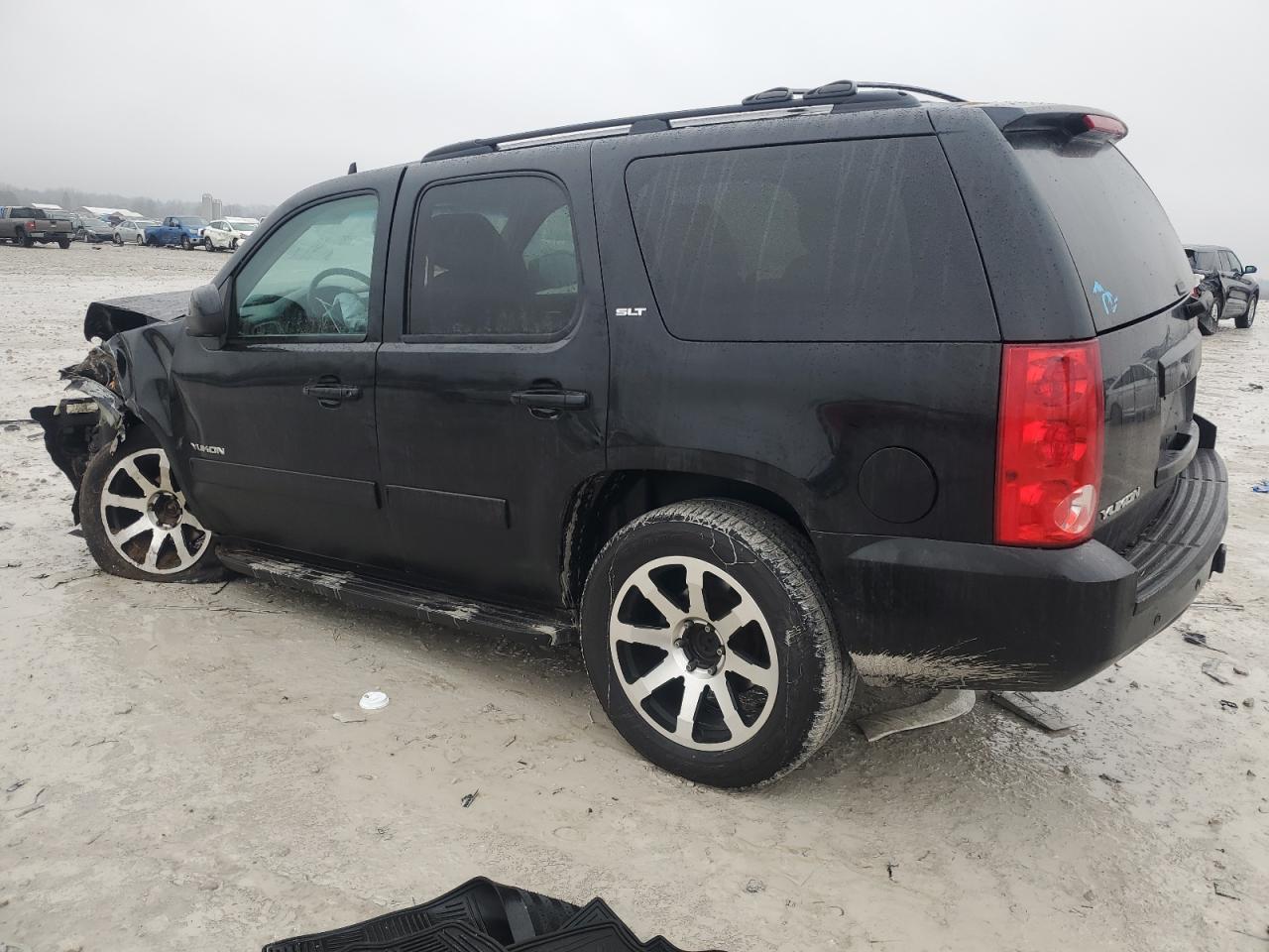 VIN 1GKS2CE04ER129556 2014 GMC YUKON no.2