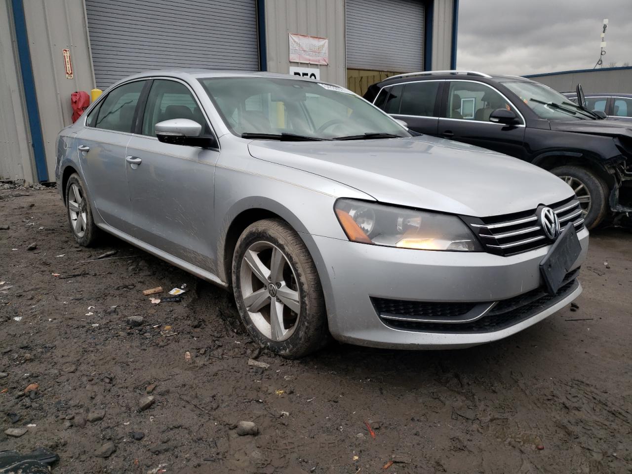 VIN 1VWBP7A31DC046475 2013 VOLKSWAGEN PASSAT no.4