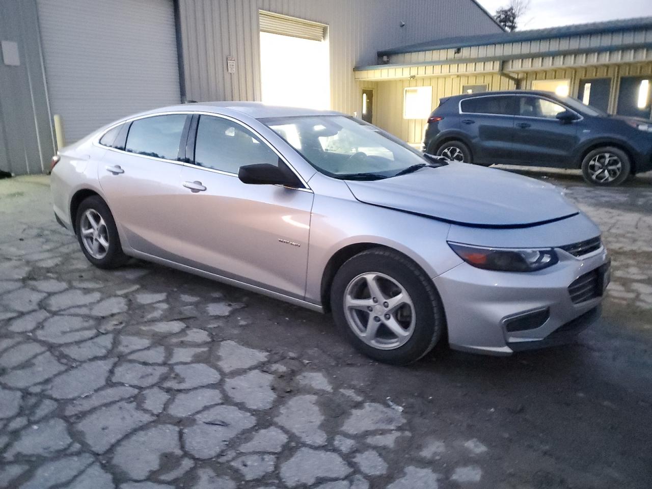 VIN 1G1ZB5ST6GF285664 2016 CHEVROLET MALIBU no.4