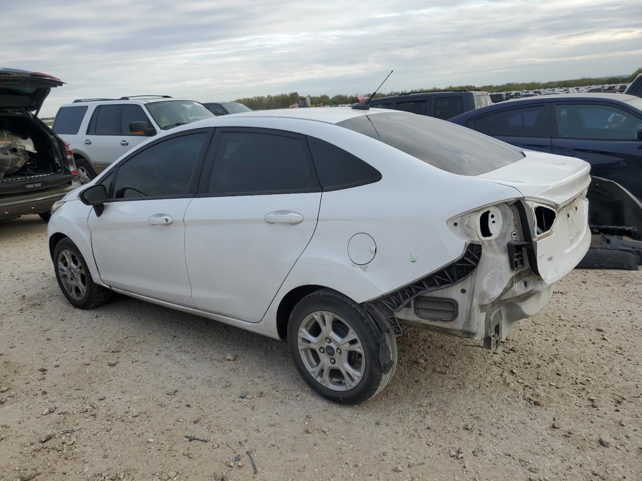 2016 Ford Fiesta - Image 2