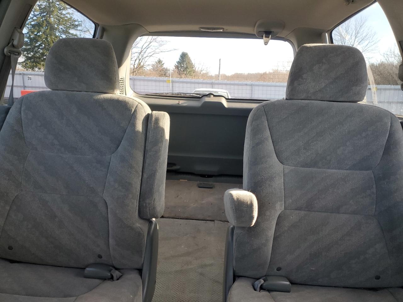 2004 Honda Odyssey - Image 10