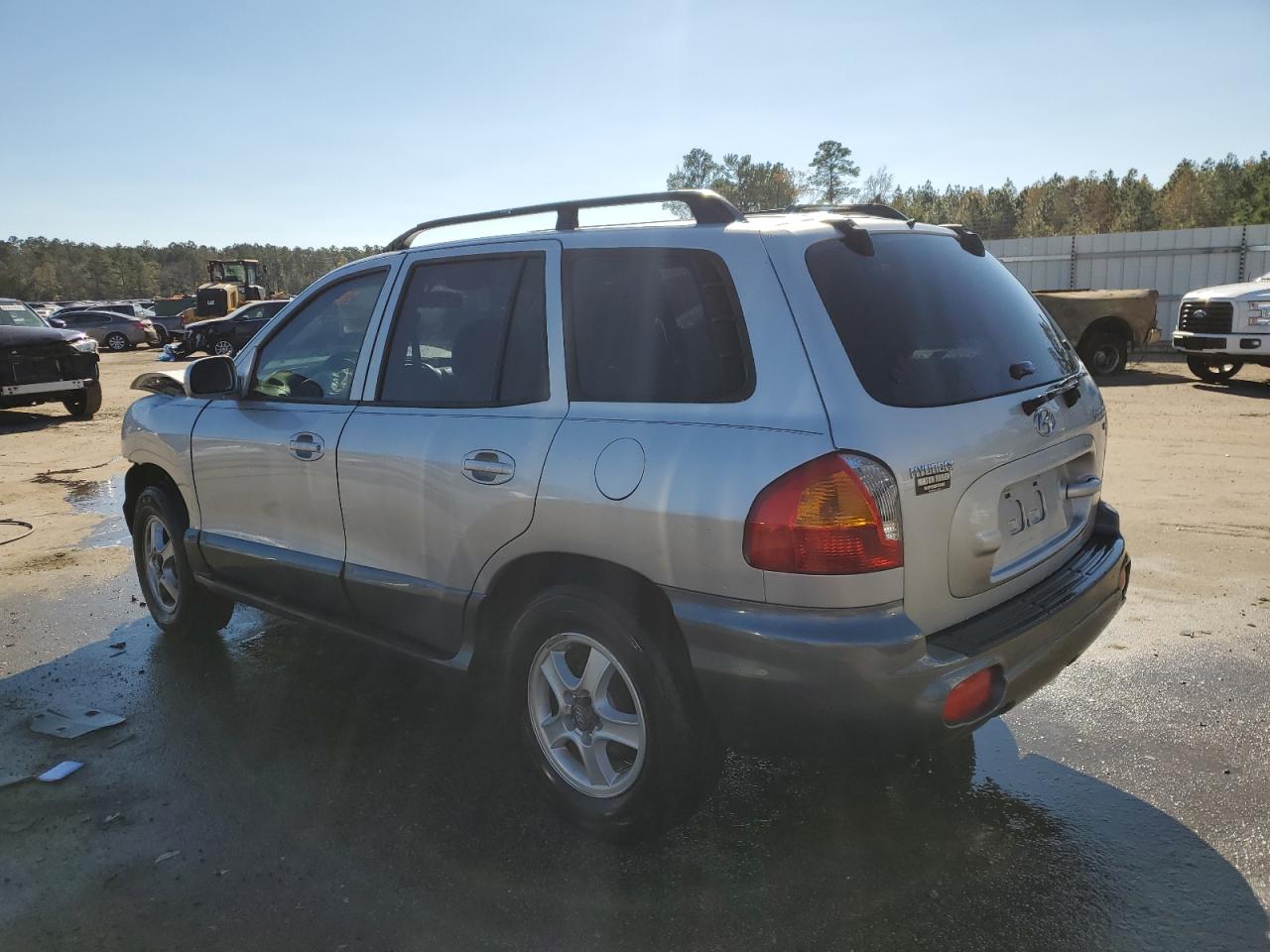 2004 Hyundai Santa Fe - Image 2